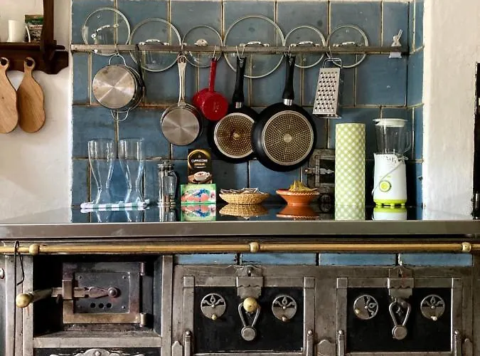 Juvanova Hisa بيت للعطل